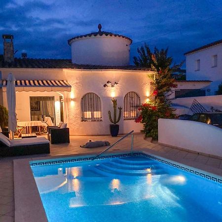 Charmante Villa Avec Piscine Dans Les Canaux Эмпуриабрава Экстерьер фото